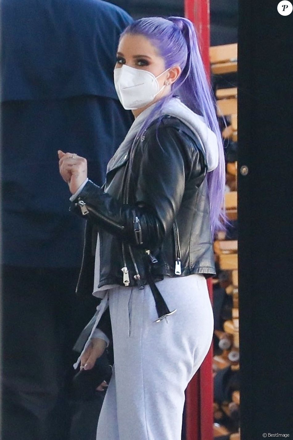 Kelly Osbourne - Kelly Osbourne rejoint Adam Lambert et Stephen Boss sur un plateau à Hollywood le 15 janvier 2021.
