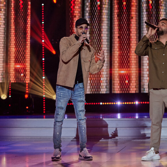 Exclusif - Soolking et Kendji Girac - Enregistrement de l'émission "Allez viens je t'emmène...Au Music Hall" au Studio Gabriel à Paris, qui sera diffusée le 28 mai sur France 3. Le 6 avril 2021 © Cyril Moreau / Bestimage 