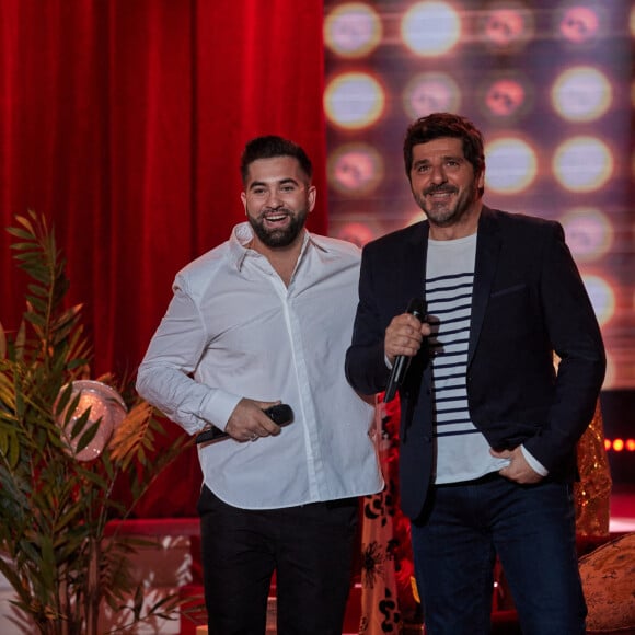 Exclusif - Kendji Girac et Patrick Fiori - Enregistrement de l'émission "Allez viens je t'emmène...Au Music Hall" au Studio Gabriel à Paris, qui sera diffusée le 28 mai sur France 3. Le 6 avril 2021 © Cyril Moreau / Bestimage 