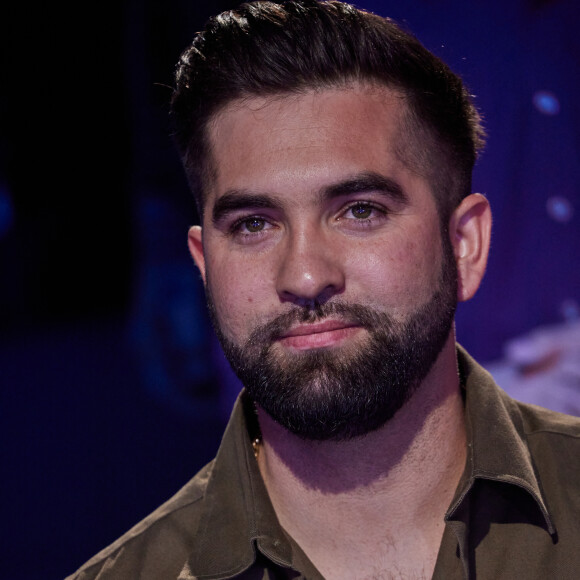 Exclusif - Kendji Girac - Enregistrement de l'émission "Allez viens je t'emmène...Au Music Hall" au Studio Gabriel à Paris, qui sera diffusée le 28 mai sur France 3. Le 6 avril 2021 © Cyril Moreau / Bestimage 
