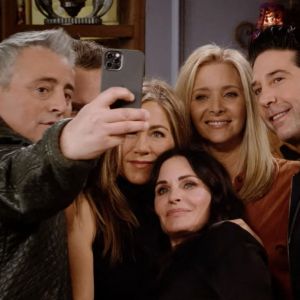 Jennifer Aniston, Courteney Cox, Lisa Kudrow, Matthew Perry, Matt LeBlanc et David Schwimmer dans l'épisode spécial de "Friends".