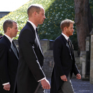 Peter Phillips, le prince William, duc de Cambridge, le prince Harry, duc de Sussex - Arrivées aux funérailles du prince Philip, duc d'Edimbourg à la chapelle Saint-Georges du château de Windsor, le 17 avril 2021.