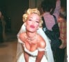 Ophélie Winter - Backstage - Défilé de mode Lolita Lempicka collection prêt-à-porter automne-hiver 1995. Paris.