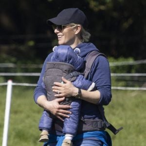 Zara Tindall et son bébé Lucas assistent au "Houghton Hall Horse Trials" à Kings Lynn.