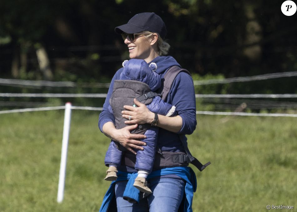 Zara Tindall et son bébé Lucas assistent au "Houghton Hall Horse Trials" à Kings Lynn.