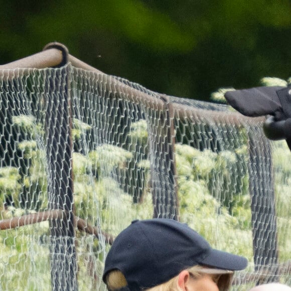 Zara Tindall et son fils Lucas lors du "Houghton Hall Horse Trials" à Houghton, dans le Norfolk, le 27 mai 2021.