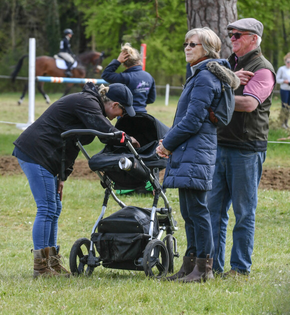 Exclusive - Zara Tindall aux Cirencester Park International Horse Trials avec son fils Lucas, le 2 mai 2021.