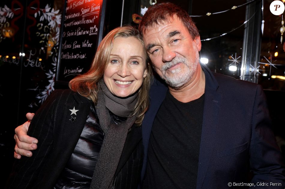 Olivier Marchal et Catherine Marchal - L'humoriste Cartouche sur la scène du "Café de la danse" à Paris. © Cédric Perrin / Bestimage