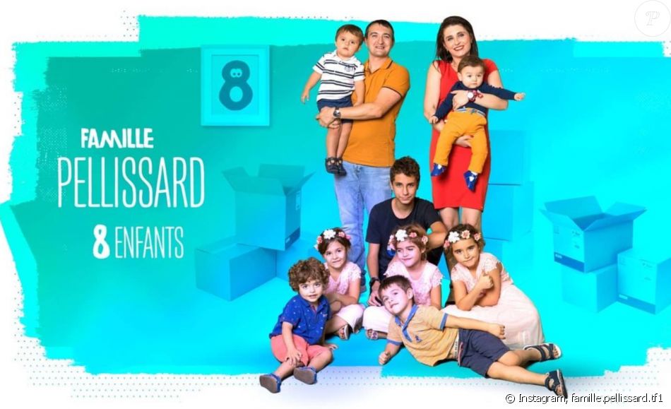 Amandine Pellissard (Familles nombreuses, la vie en XXL) avec son mari et sa famille sur Instagram