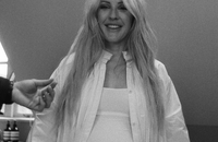 Ellie Goulding, jeune maman aux anges : première photo avec bébé, elle présente son fils Arthur