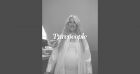 Ellie Goulding, jeune maman aux anges : première photo avec bébé, elle présente son fils Arthur