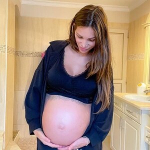 Julia Paredes enceinte de son deuxième enfant