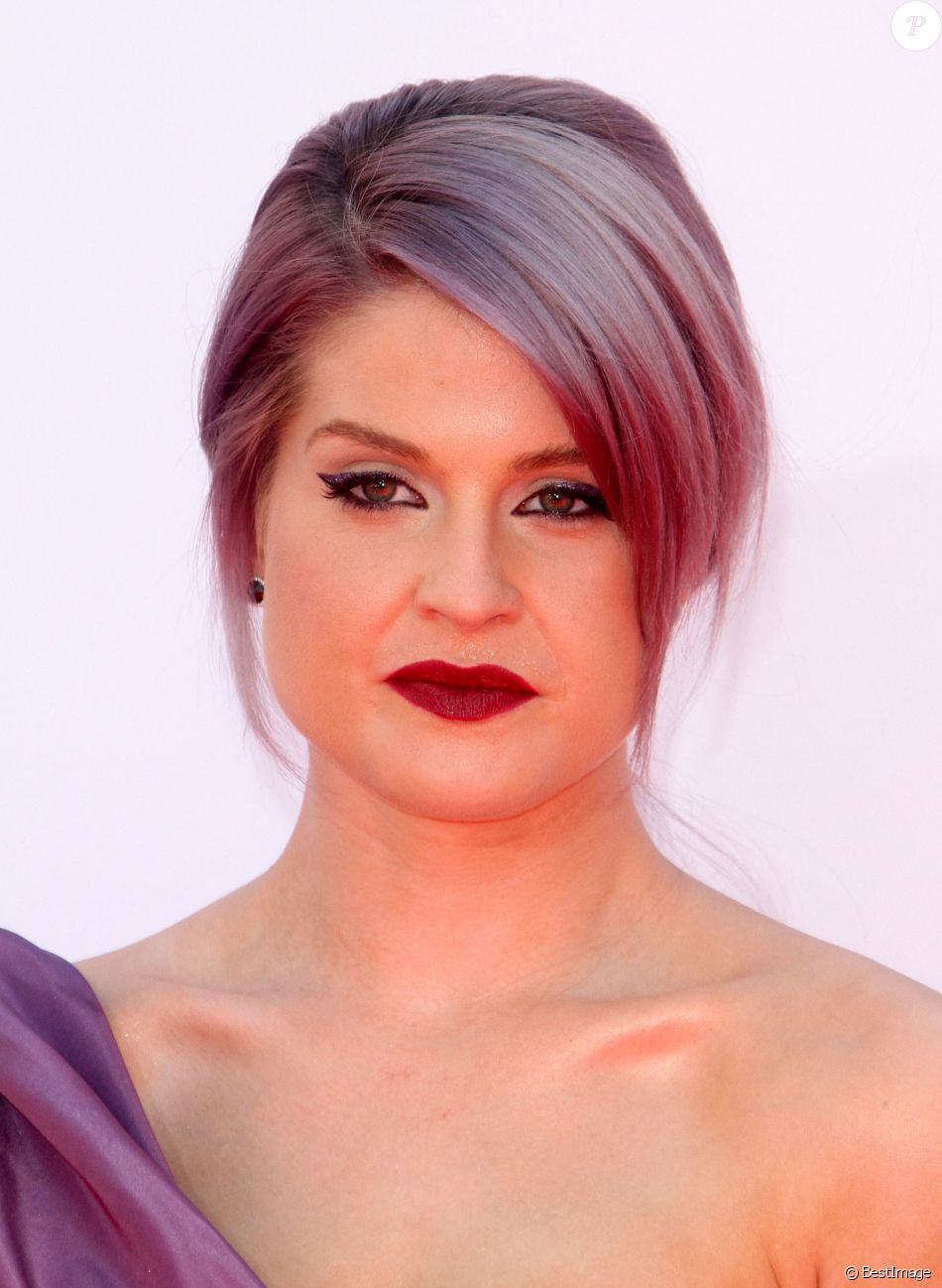 Kelly Osbourne - 64eme ceremonie des "Emmy Awards" au "Nokia Theatre" a Los Angeles, le 23 septembre 2012.