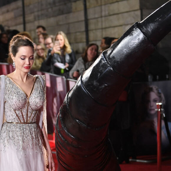 Angelina Jolie - Première du film "Maléfique : Le Pouvoir du mal" à l'Imax Odeon de Londres le 9 octobre 2019.