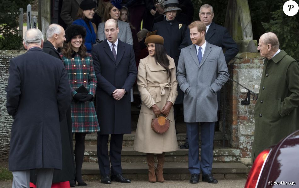 Les princesses Beatrice et Eugenie d'York, la princesse Anne, le prince Andrew, duc d'York, le prince William, Catherine Kate Middleton la duchesse de Cambridge enceinte, Meghan Markle et son fiancé le prince Harry, le prince Philip, duc d'Edimbourg - La famille royale d'Angleterre arrive à la messe de Noël à l'église Sainte-Marie-Madeleine à Sandringham, le 25 décembre 2017.