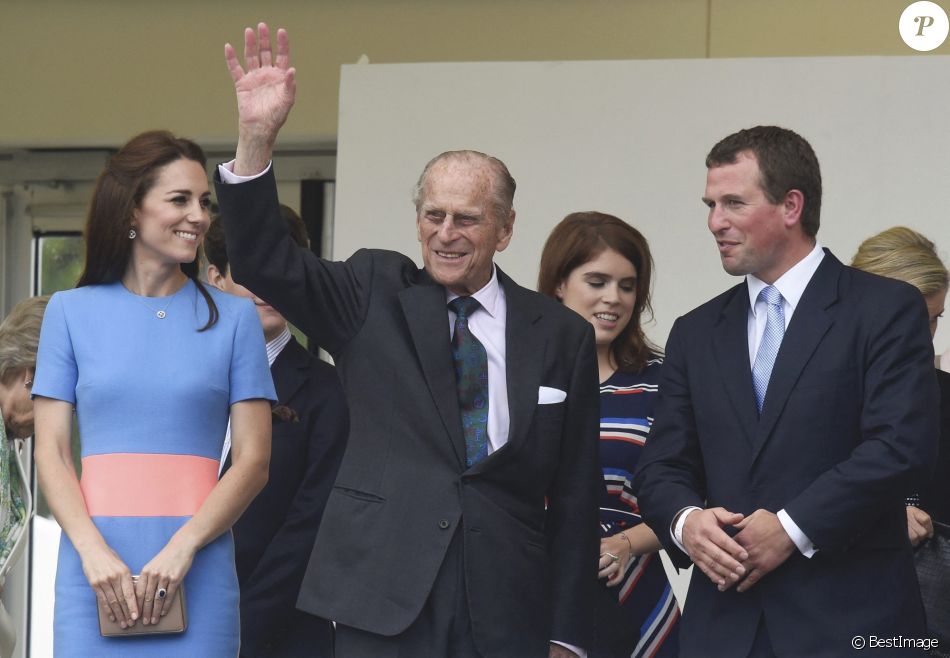 Kate Catherine Middleton, duchesse de Cambridge, le prince Philip, duc d'Edimbourg, la princesse Eugenie d'York, Peter Phillips - La famille royale d'Angleterre au "Patron's Lunch" à Londres, à l'occasion du 90ème anniversaire de la reine. Le 12 juin 2016