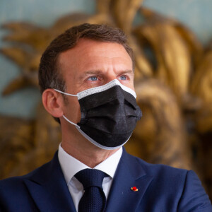 Le président de la République française Emmanuel Macron lors de l'inauguration de l'Hôtel de la Marine, place de la Concorde à Paris, France, le 10 juin 2021. © Eric Tschaen/Pool/Bestimage