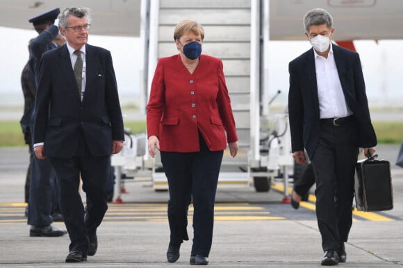 La chancelière allemande Angela Merkel - Arrivées des membres du G7 à l'aéroport "Cornwall Airport Newquay", à l'occasion du sommet du G7. Le 11 juin 2021