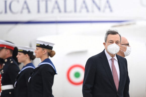Le premier ministre italien Mario Draghi - Arrivées des membres du G7 à l'aéroport "Cornwall Airport Newquay", à l'occasion du sommet du G7. Le 11 juin 2021