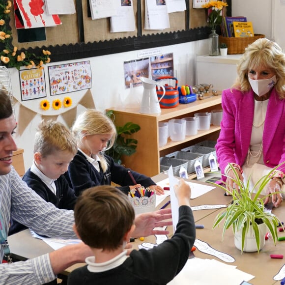 Catherine (Kate) Middleton, duchesse de Cambridge, et la Première Dame des États-Unis Jill Biden lors d'une visite à la "Connor Downs Academy à Hayle, Cornouailles, Royaume Uni, 11 juin 2021, lors du sommet du G7.