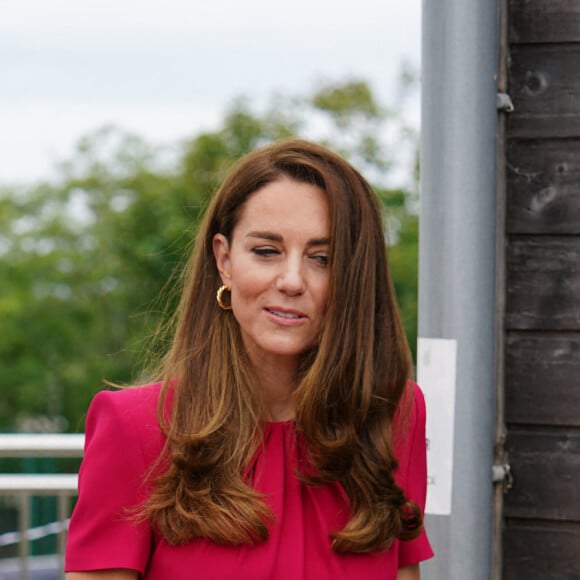 Catherine (Kate) Middleton, duchesse de Cambridge, et la Première Dame des États-Unis Jill Biden lors d'une visite à la "Connor Downs Academy à Hayle, Cornouailles, Royaume Uni, 11 juin 2021, lors du sommet du G7.  The Duchess of Cambridge (right) and US First Lady Jill Biden during a visit to Connor Downs Academy in Hayle, West Cornwall, during the G7 summit in Cornwall. Picture date: Friday June 11, 2021. 