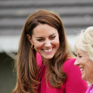 Catherine (Kate) Middleton, duchesse de Cambridge, et la Première Dame des États-Unis Jill Biden lors d'une visite à la "Connor Downs Academy à Hayle, Cornouailles, Royaume Uni, 11 juin 2021, lors du sommet du G7.  The Duchess of Cambridge (left) and US First Lady Jill Biden during a visit to Connor Downs Academy in Hayle, West Cornwall, during the G7 summit in Cornwall. Picture date: Friday June 11, 2021. 