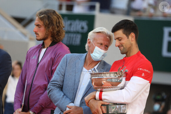 Björn Borg, Novak Djokovic et Stefanos Tsitsipas - Finale des internationaux de tennis de Roland-Garros à Paris, le 13 juin 2021. © Dominique Jacovides/Bestimage