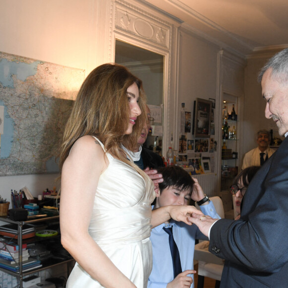 Exclusif - Jean-Marie Bigard, sa femme Lola Marois et leur fils Jules - Jean-Marie Bigard et Lola Marois lors de la cérémonie oecuménique à l'occasion du renouvellement de leurs voeux pour leur 10 ans de mariage. Le 27 mai 2021 © Coadic Guirec / Bestimage