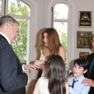 Exclusif - Jean-Marie Bigard, sa femme Lola Marois et leurs enfants Bella et Jules, l'abbé de la Morandais - Jean-Marie Bigard et Lola Marois lors de la cérémonie oecuménique à l'occasion du renouvellement de leurs voeux pour leur 10 ans de mariage. Le 27 mai 2021 © Coadic Guirec / Bestimage