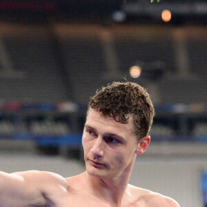 JOIE - FAIR PLAY - 02 BENJAMIN PAVARD (FRA) - Match amical de préparation à l'Euro 2021 France - Bulgarie (3-0) au Stade de France en présence de 5000 spectateurs à Saint-Denis le 8 juin 2021. © Philippe Lecoeur / Panoramic / Bestimage  Friendly match in preparation for Euro 2021 France - Bulgaria (3-0) at the Stade de France in the presence of 5000 spectators in Saint-Denis on 8 June 2021. 