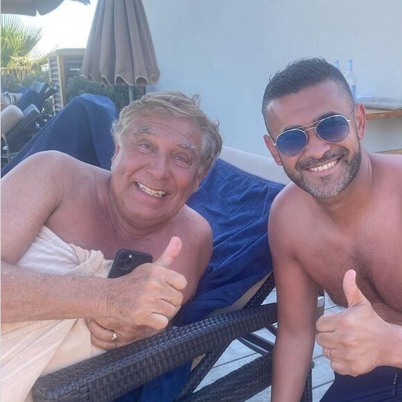 Mohamed de "Koh-Lanta" avec Jean-Pierre Foucault, en corse, le 14 juin 2021