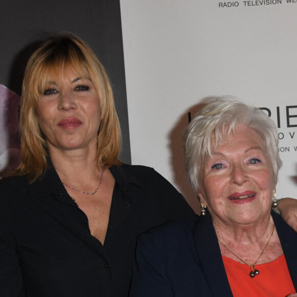 Mathilde Seigner et Line Renaud - 25e palmarès pour les Lauriers de l'Audiovisuel au Théâtre Marigny à Paris. Le 10 février 2020. © Coadic Guirec/Bestimage