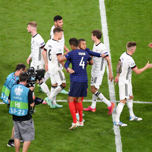Kylian Mbappé, Corentin Tolisso - Match de l'UEFA Euro 2020 opposant l'Allemagne à la France au stade Allianz Arena à Munich. Le 15 juin 2021. © Anthony Bibard/Panoramic/Bestimage