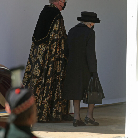 Le doyen de Windsor, la reine Elisabeth II d'Angleterre, Louise Mountbatten-Windsor (Lady Louise Windsor), Sophie Rhys-Jones, comtesse de Wessex, - Arrivées aux funérailles du prince Philip, duc d'Edimbourg à la chapelle Saint-Georges du château de Windsor, le 17 avril 2021., Royaume Uni, le 17 avril 2021.