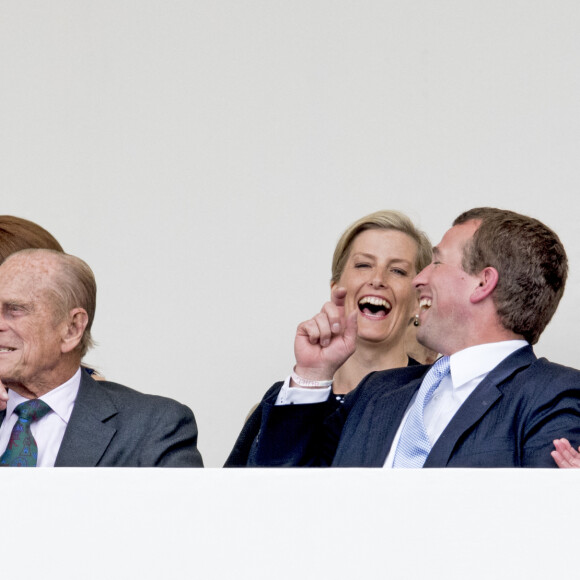 Kate Catherine Middleton, duchesse de Cambridge, la princesse Eugenie d'York, le prince Philip, duc d'Edimbourg, la comtesse Sophie de Wessex et Peter Phillips - La famille royale d'Angleterre au "Patron's Lunch" à Londres, à l'occasion du 90ème anniversaire de la reine. Le 12 juin 2016