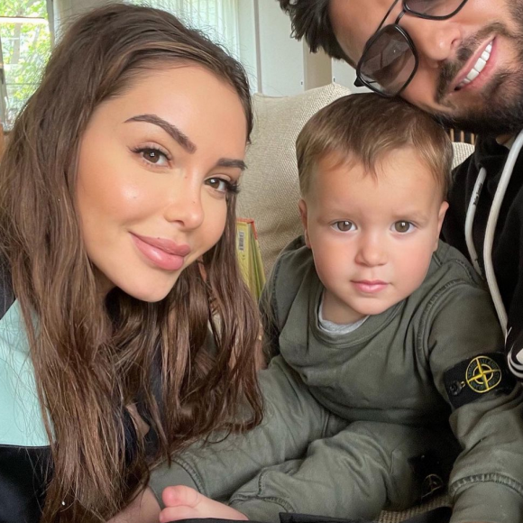 Nabilla en vacances en famille avec son mari Thomas Vergara et leur fils Milann - Instagram