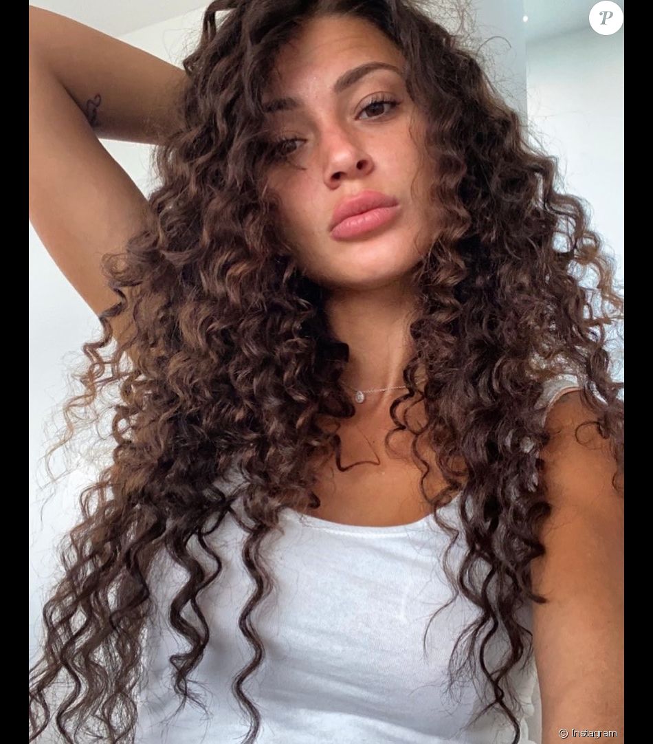 Alix Desmoineaux alias Alix DMX, star de télé-réalité vue dans "Les Marseillais".