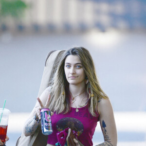 Exclusif - Paris Jackson arrive dans un studio de Los Angeles. Le 13 août 2020.