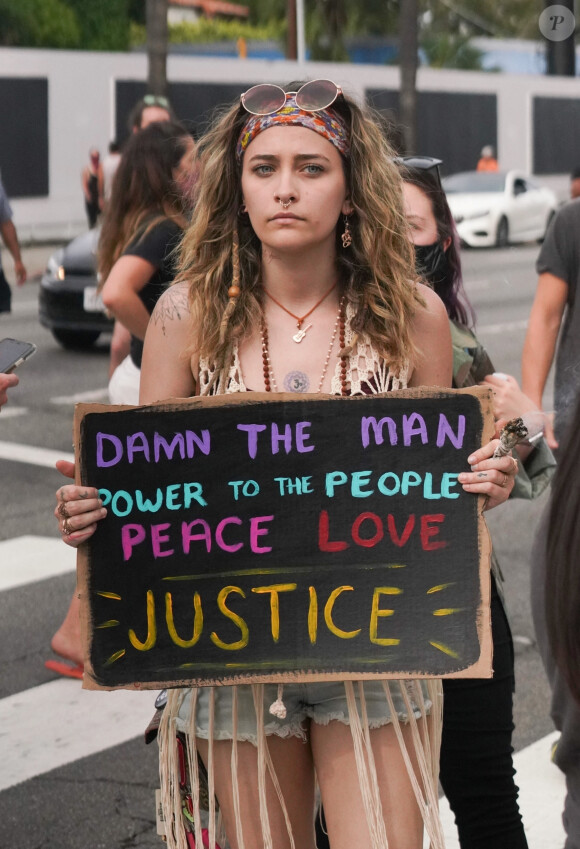 Paris Jackson participe à la manifestation "Black Lives Matter" à Los Angeles, le 1er juin 2020.