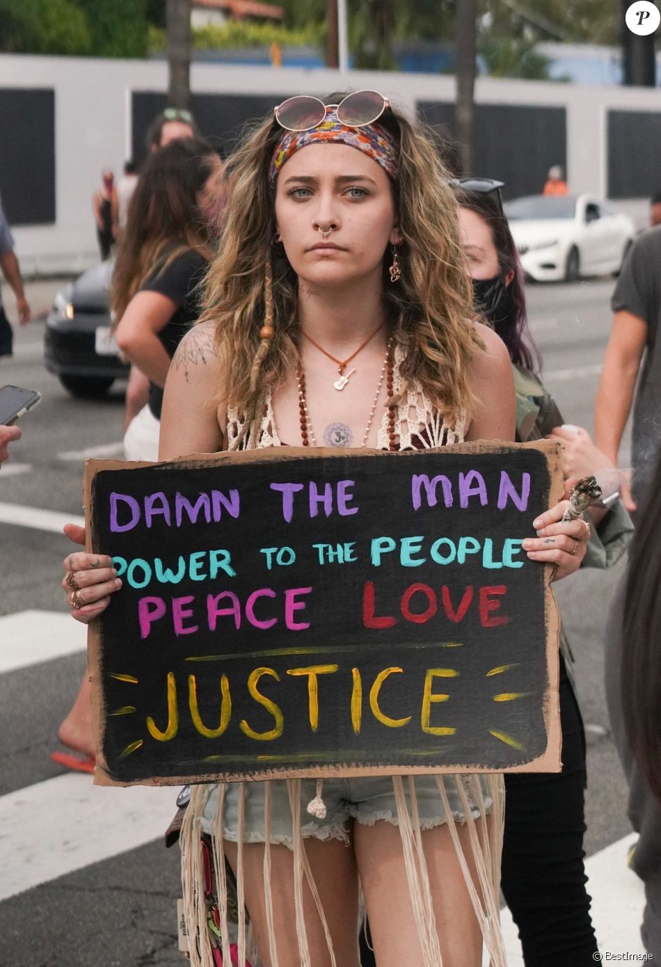 Paris Jackson participe à la manifestation "Black Lives Matter" à Los Angeles, le 1er juin 2020.