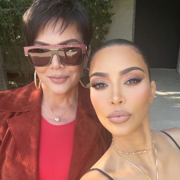 Avec sa momager, Kris Jenner.