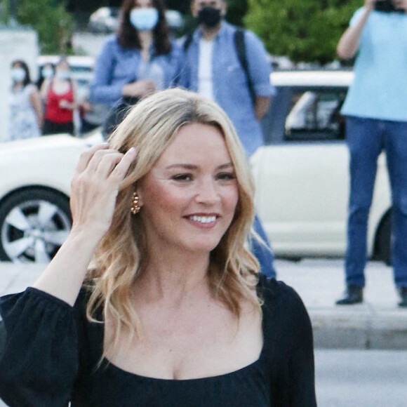 Virginie Efira - Arrivées au défilé de mode Dior Cruise 2022 au stade Panathenaic à Athènes. Le 17 juin 2021