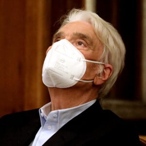 Exclusif - Bernard Tapie intervient lors de la promotion de la conférence des avocats du barreau de Paris, 11ème séance du premier tour, à la bibliothèque de l'ordre à Paris. © Dominique Jacovides / Bestimage