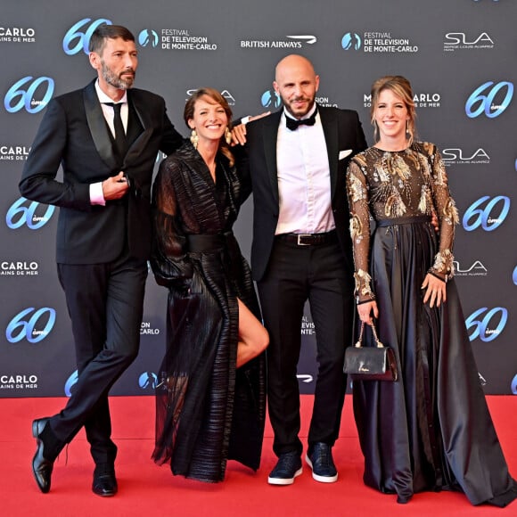 Laurent Kerusoré, Élodie Varlet, David Bàn et Léa François (longue robe fenfu en satin noir rebrodée au buste Christophe Guillarmé, boucles d'oreilles Helena Joy Paris et pochette Carmen Steffens) lors de la soirée d'ouverture du 60ème Festival de Télévision de Monte-Carlo au Grimaldi Forum à Monaco, le 18 juin 2021. Créé en 1961 par le Prince Rainier III de Monaco, le Festival de Télévision de Monte-Carlo présente, depuis plus d'un demi-siècle, les tendances du petit écran et anticipe les révolutions du secteur. © Bruno Bébert/Bestimage