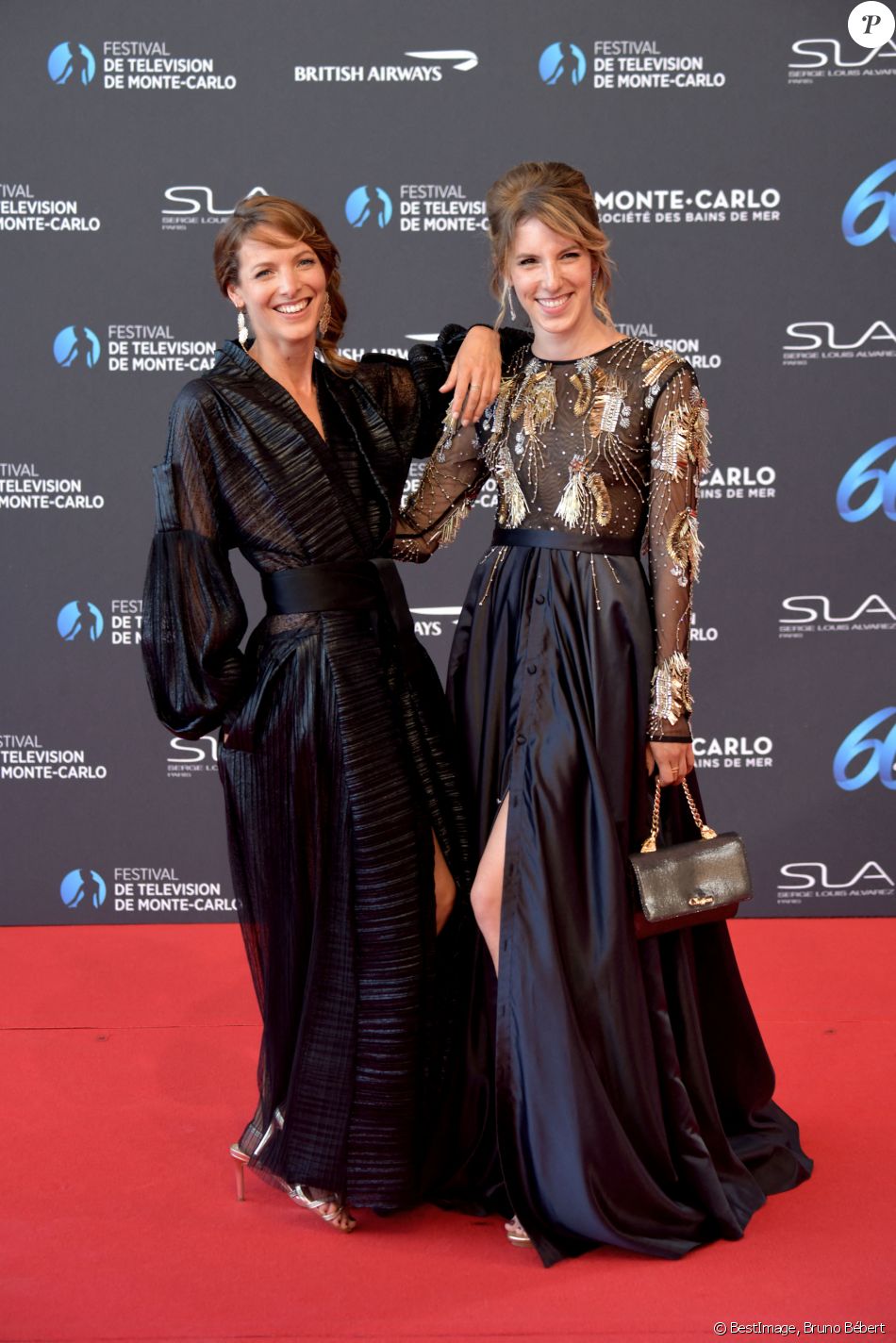 Élodie Varlet et Léa François (longue robe fenfu en satin noir rebrodée au buste Christophe Guillarmé, boucles d'oreilles Helena Joy Paris et pochette Carmen Steffens) lors de la soirée d'ouverture du 60ème Festival de Télévision de Monte-Carlo au Grimaldi Forum à Monaco, le 18 juin 2021. Créé en 1961 par le Prince Rainier III de Monaco, le Festival de Télévision de Monte-Carlo présente, depuis plus d'un demi-siècle, les tendances du petit écran et anticipe les révolutions du secteur. © Bruno Bébert/Bestimage