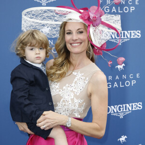 Sophie Thalmann (robe Christophe Guillarmé) et son fils Robin Soumillon - Prix de Diane Longines à l'hippodrome de Chantilly, le 16 juin 2019. © Marc Ausset-Lacroix/Bestimage 