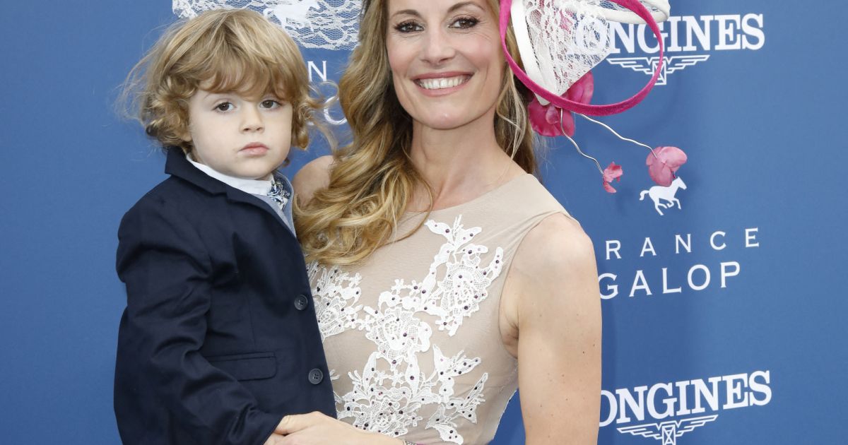 Sophie Thalmann (robe Christophe Guillarmé) et son fils Robin Soumillon