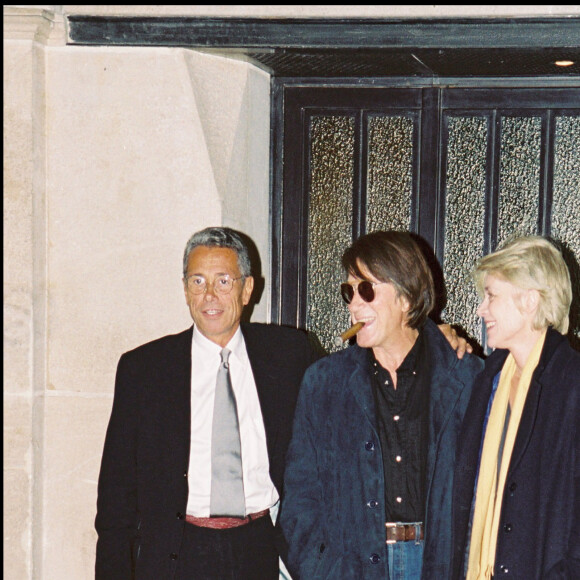Archives - Jean-Marier Perier, Jacques Dutronc et Françoise Hardy le jour du mariage de Michel Sardou à Neuilly en 1999. 