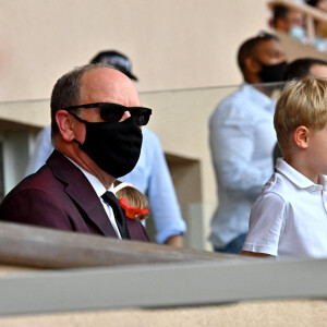 Le prince Albert II de Monaco et son fils le prince héréditaire Jacques durant la dernière journée du World Rugby Sevens Repechage tournament qui se déroule au Stade Louis II le 20 juin 2021. Cette compétition est organisée par la Fédération Monégasque de Rugby (FMR), dont le président est Gareth Wittstock, le frère de la Princesse Charlene de Monaco. © Bruno Bebert/Bestimage
