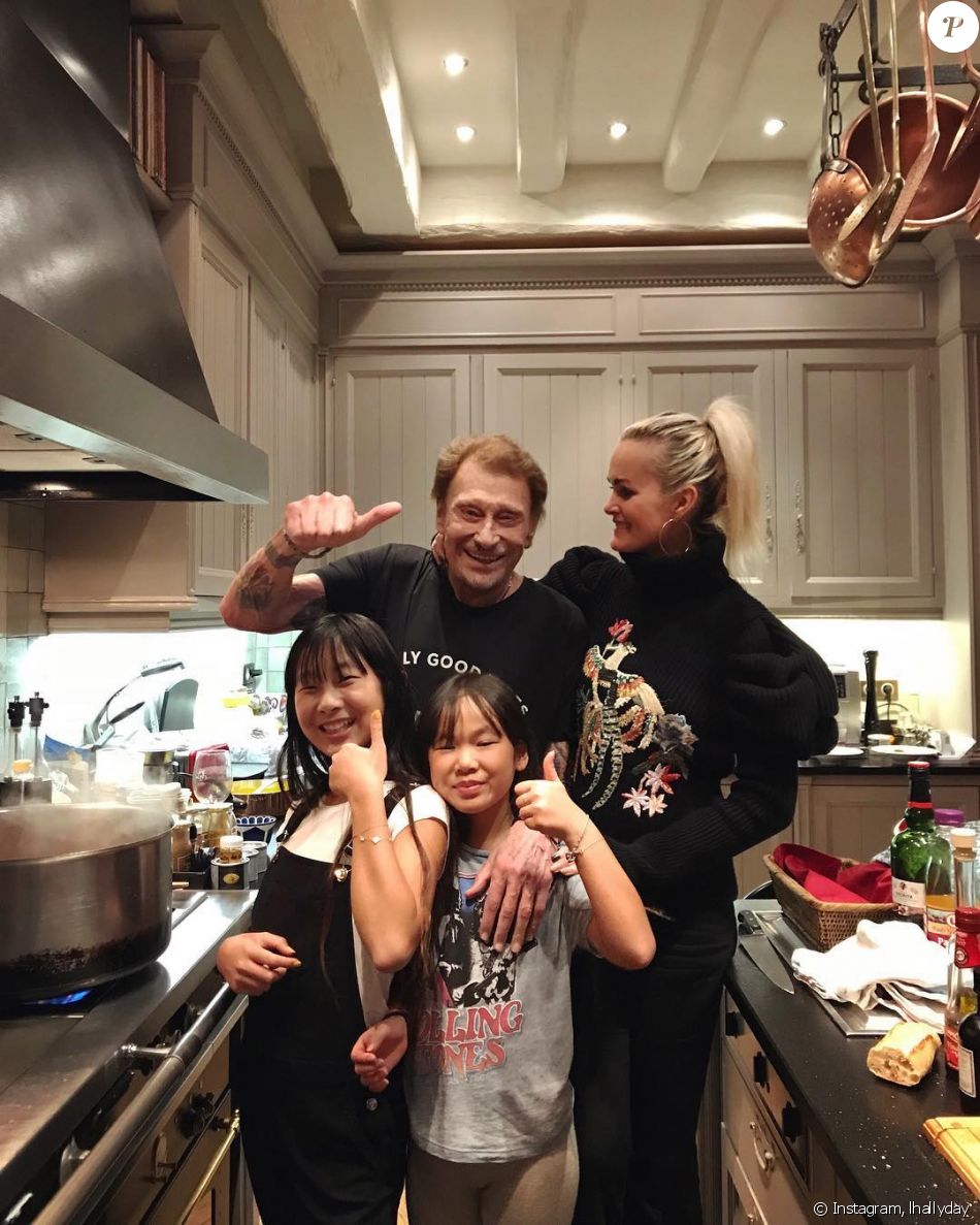 Johnny et Laeticia Hallyday avec leurs filles Jade et Joy sur Instagram, octobre 2017.